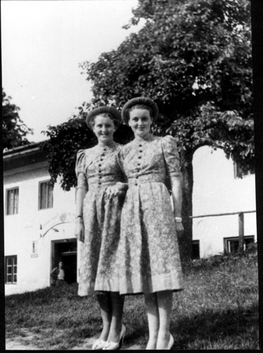 Eva and Gretl